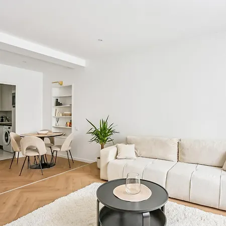 Apartament Le Royal Paroisse - *